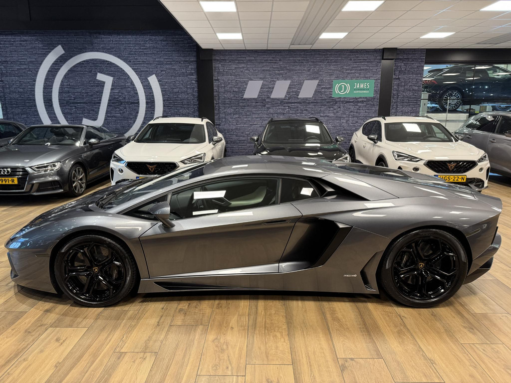 Lamborghini Aventador 6.5 V12 LP700-4 47733335-1.jpg | JAMES Autoservice Cartechnics