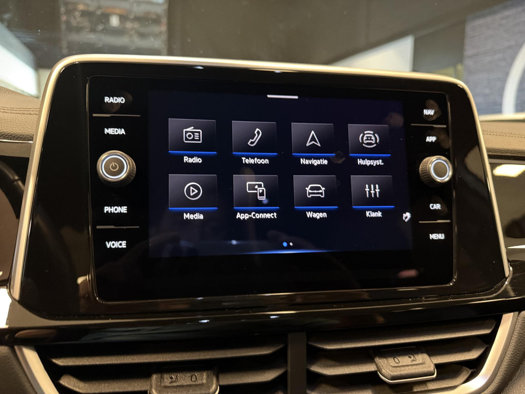 Volkswagen T-Roc 1.5 TSI R-Line Business 56335381-12.jpg | JAMES Autoservice Cartechnics